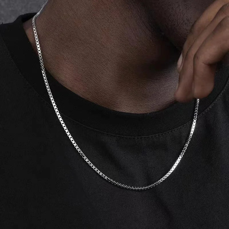 18-Inch Short Square Pendant Necklace