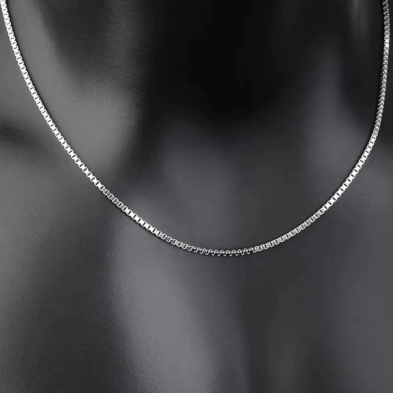 18-Inch Short Square Pendant Necklace