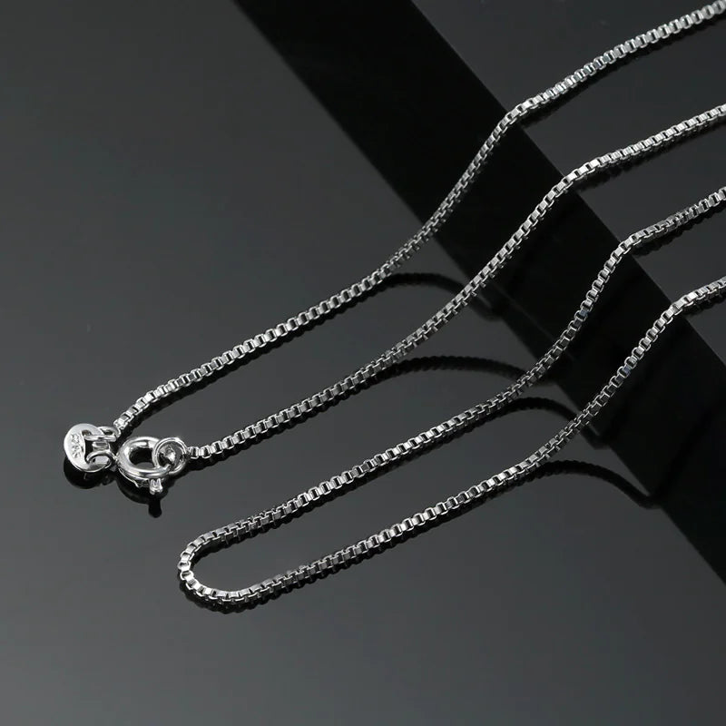 18-Inch Short Square Pendant Necklace